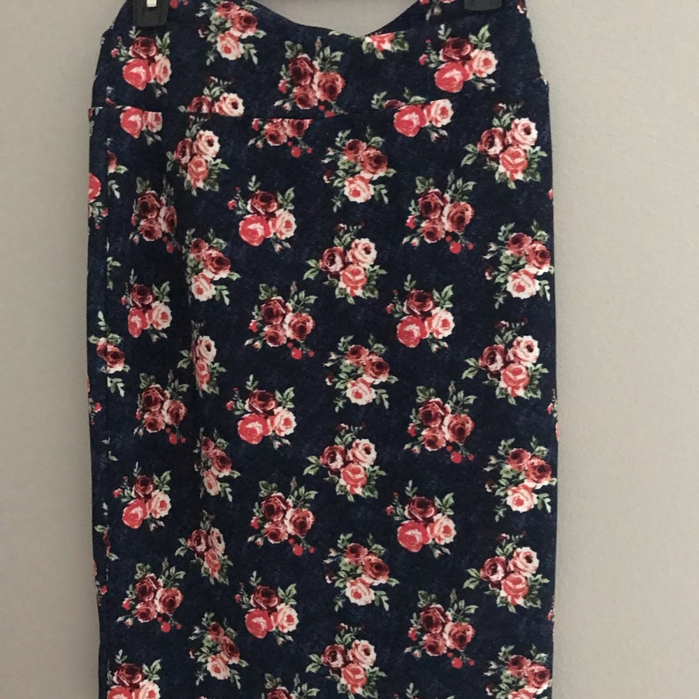 Lula Roe Cassie skirt